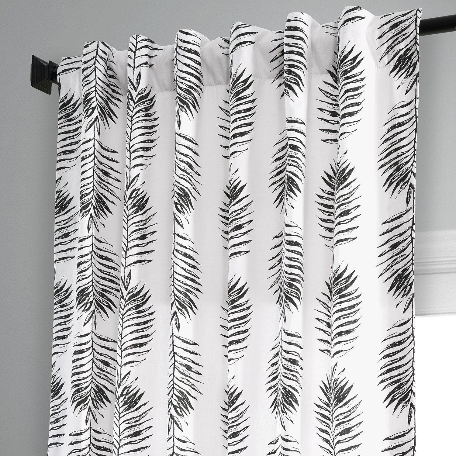 Sago Black Ink Floral Printed Cotton Room Darkening Curtain - Image 3